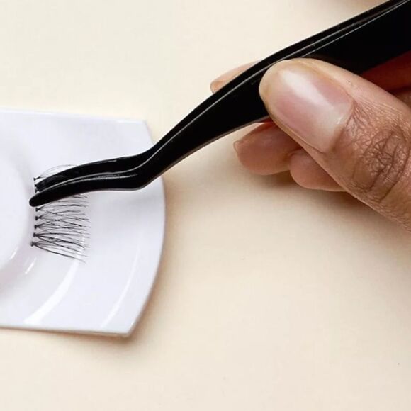 MAC Cosmetics Lash Applicator - Picture 7 of 12